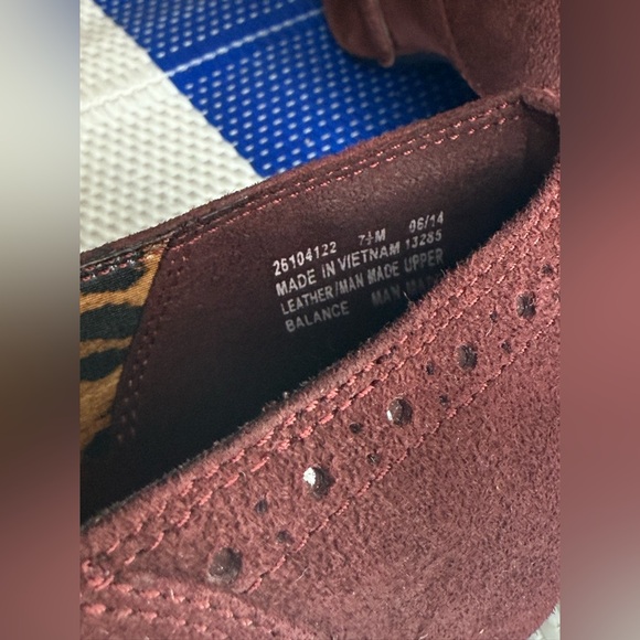 🎉✨ CLARKS WOMEN’S SAPPHIRE VASE BURGUNDY SUEDE MARY JANE PUMPS HEELS SIZE 7.5 - Picture 2 of 16